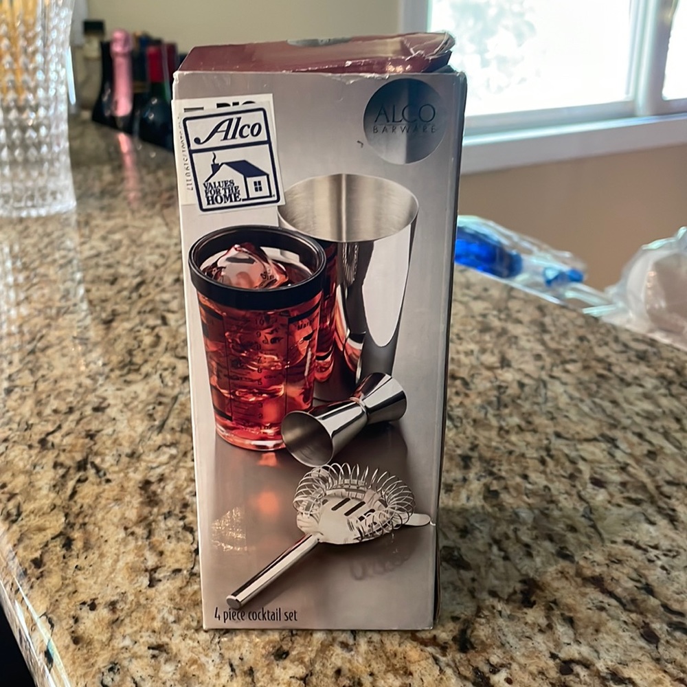 NWT alco 4 piece cocktail set